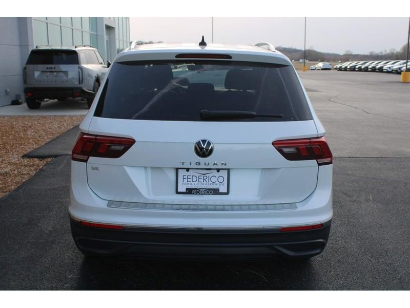 Used 2023 Volkswagen Tiguan SE FWD image 4