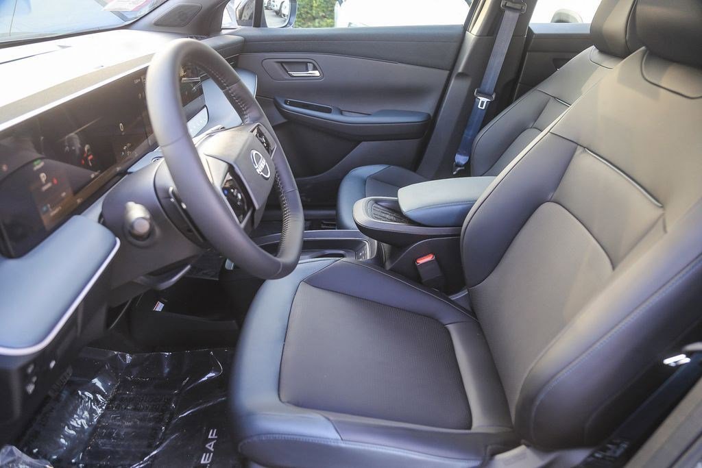 Used 2026 Nissan Leaf SV+ w/ Floor Mat Package (SV+) FWD image 18