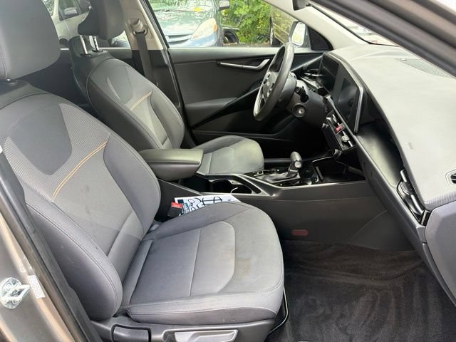 Used 2023 Kia Niro LX FWD image 23