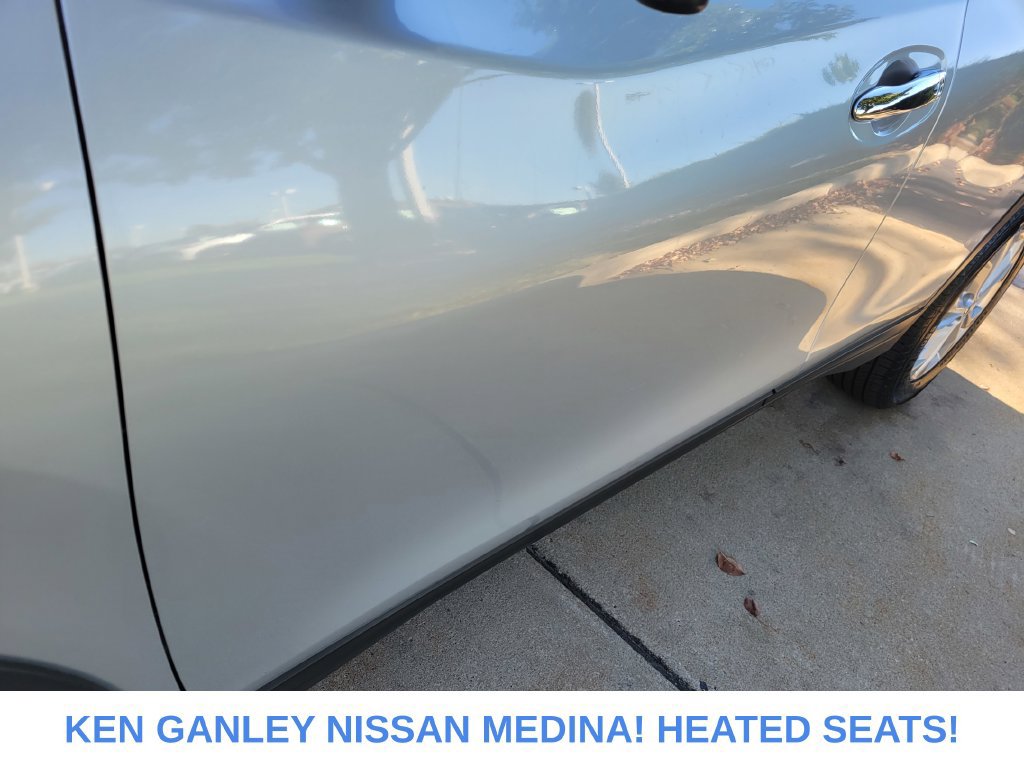 Used 2016 Nissan Rogue SV w/ SV Premium Package AWD/4WD image 11