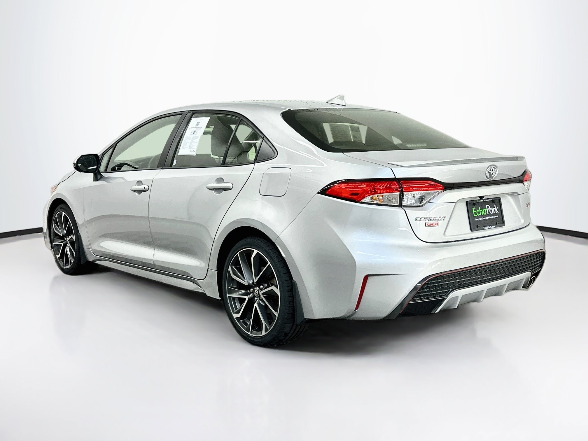 Used 2022 Toyota Corolla SE w/ SE Premium Package FWD image 5