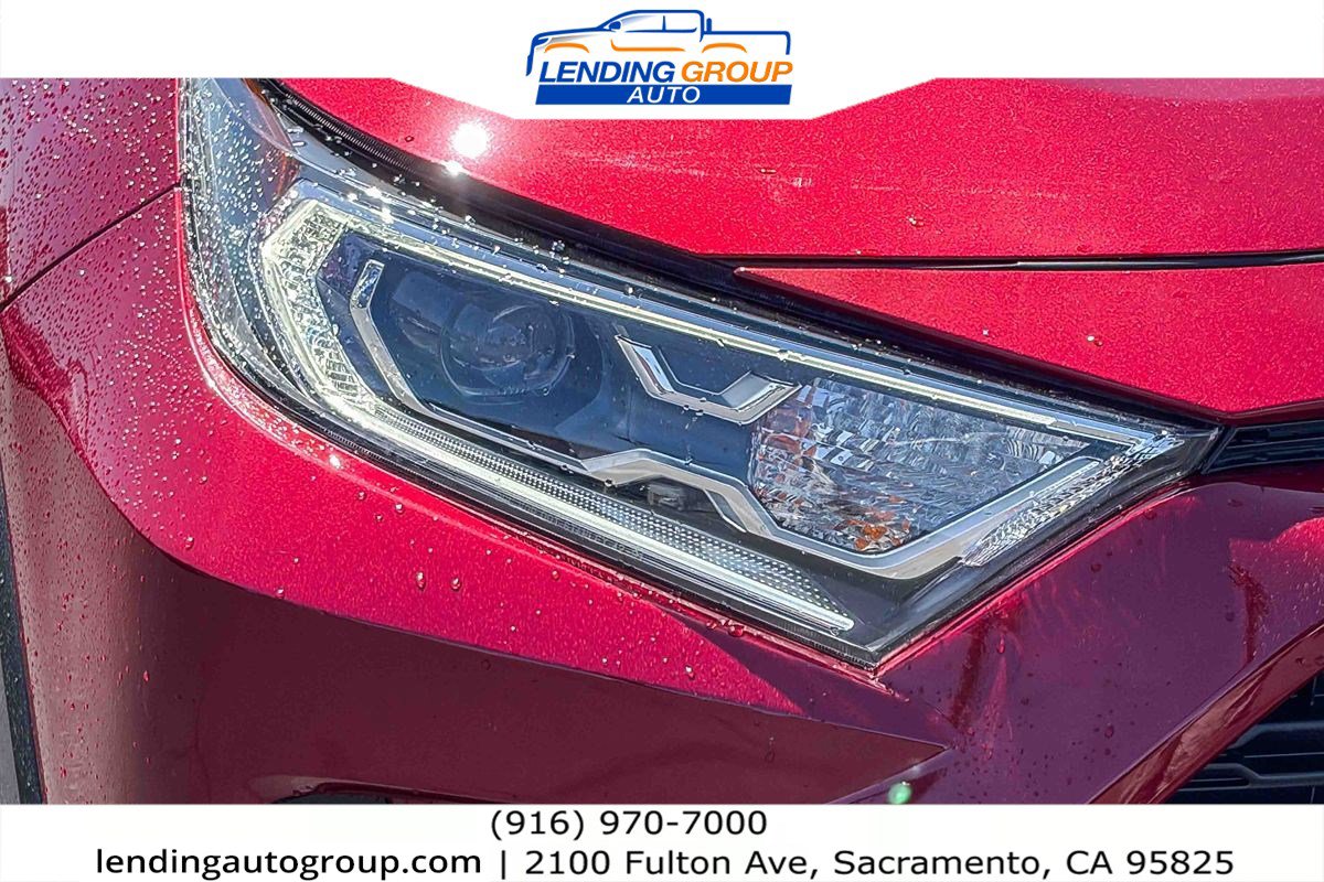 Used 2020 Toyota RAV4 XLE w/ Convenience Package AWD/4WD image 7