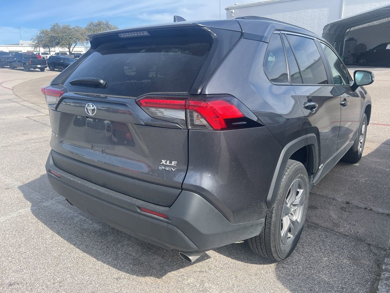 Used 2025 Toyota RAV4 XLE image 4