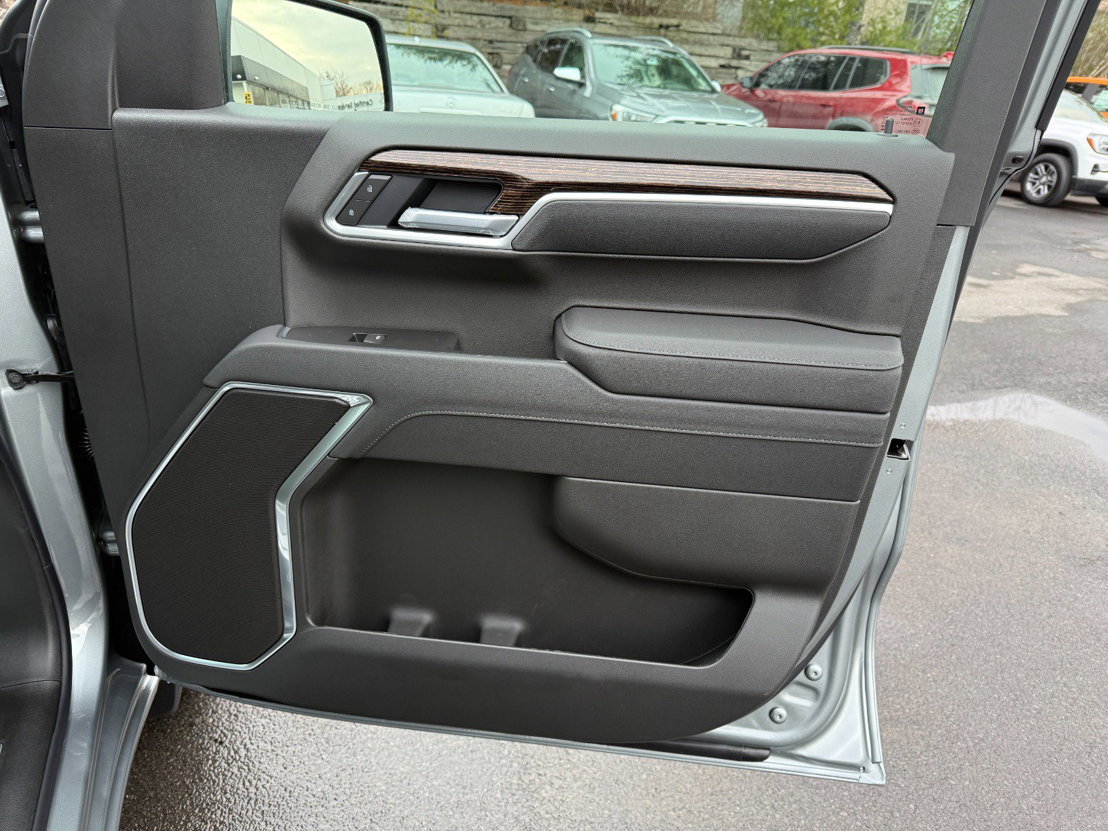 New 2026 GMC Sierra 1500 SLE w/ Max Trailering Package image 22