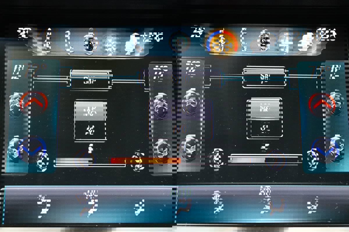 Used 2018 Buick Regal Essence w/ Driver Confidence Package #1 image 27