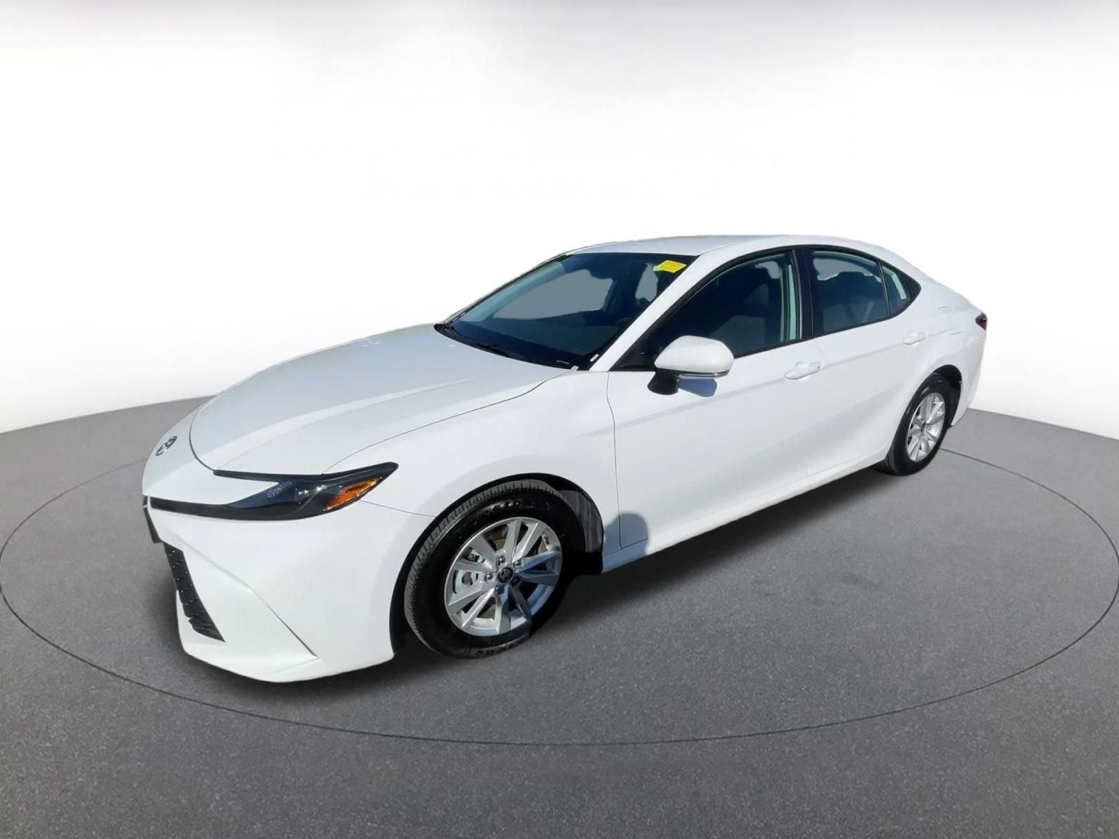 Used 2025 Toyota Camry LE image 8