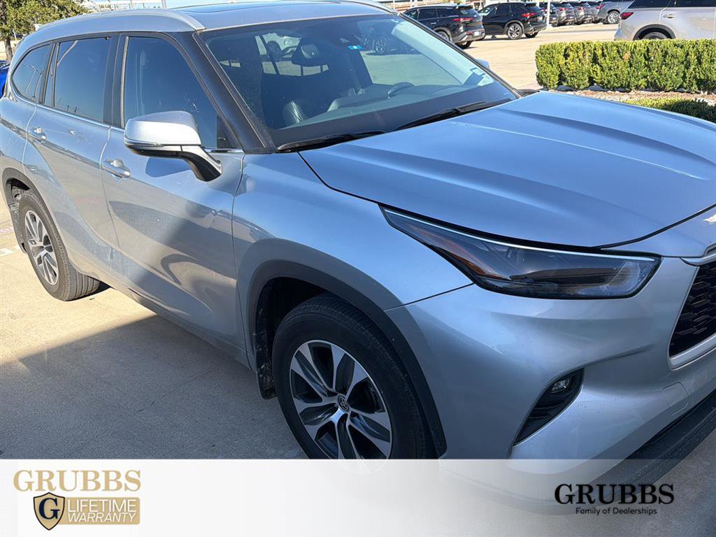 Used 2024 Toyota Highlander XLE