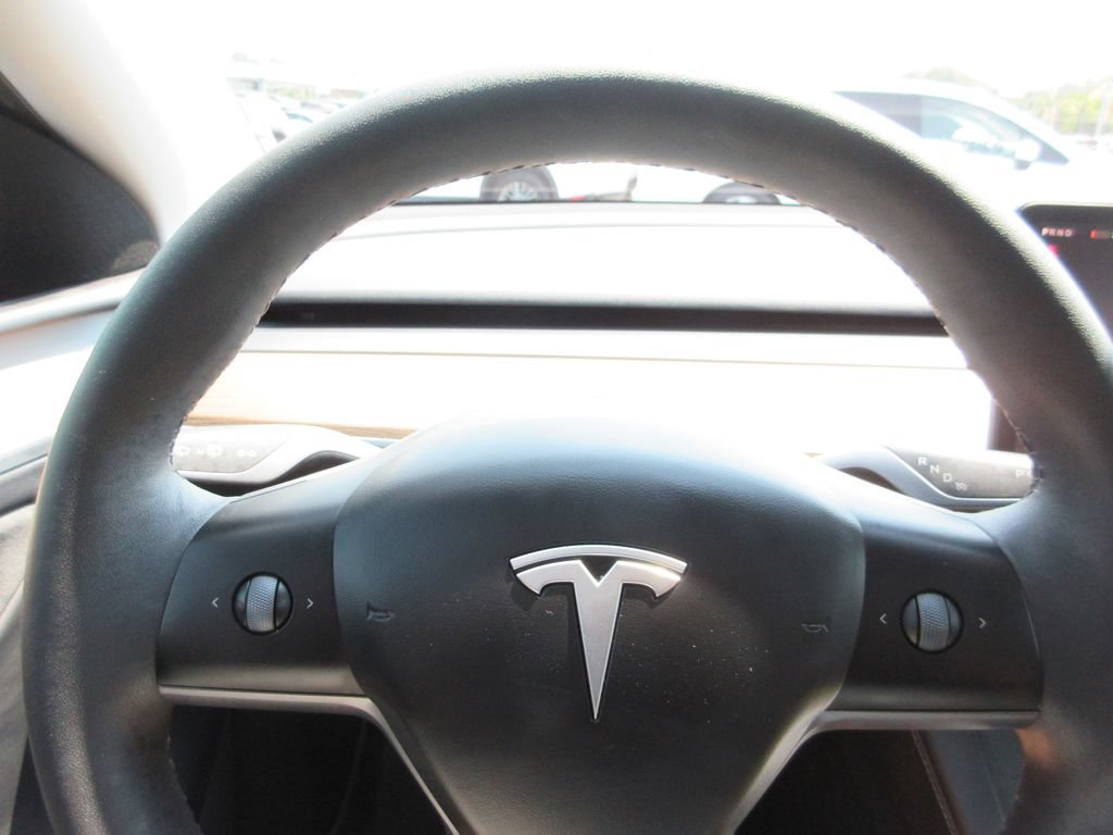 Used 2024 Tesla Model Y Performance AWD/4WD image 32