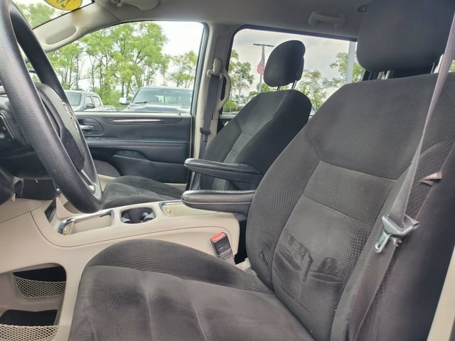 Used 2016 Dodge Grand Caravan SXT FWD image 6