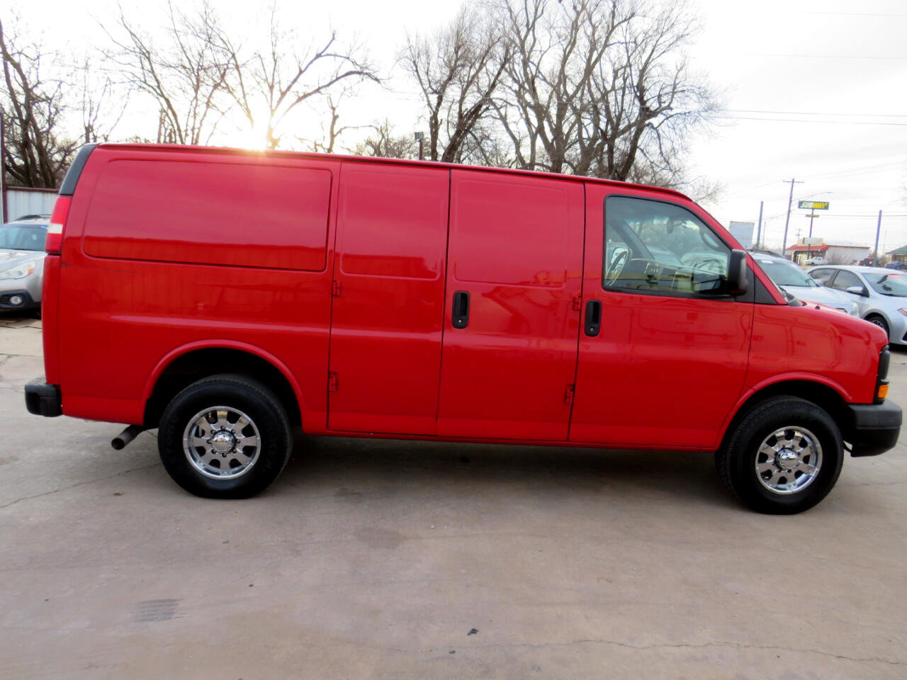 Used 2009 Chevrolet Express 2500 image 34