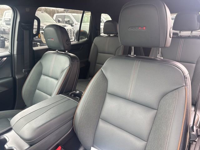 Used 2024 GMC Acadia AT4 w/ Luxury Package AWD/4WD image 16