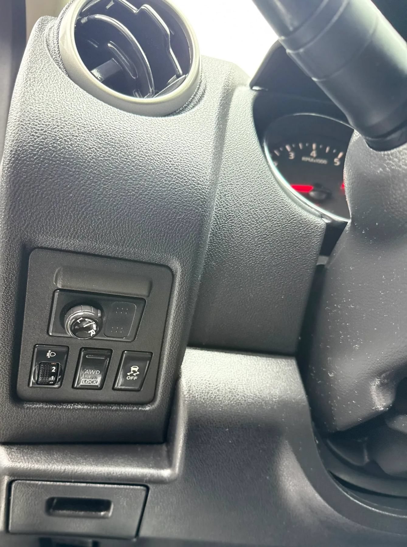 Used 2012 Nissan Rogue SL AWD/4WD image 23