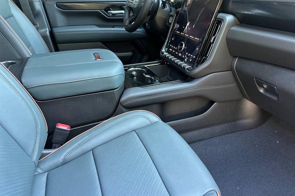 New 2026 GMC Yukon XL AT4 w/ AT4 Premium Plus Package AWD/4WD image 17