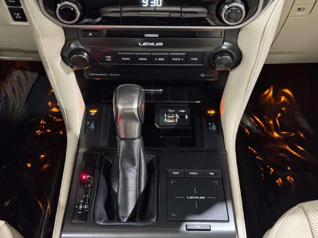 Certified 2023 Lexus GX 460 Premium w/ Premium Package AWD/4WD image 18