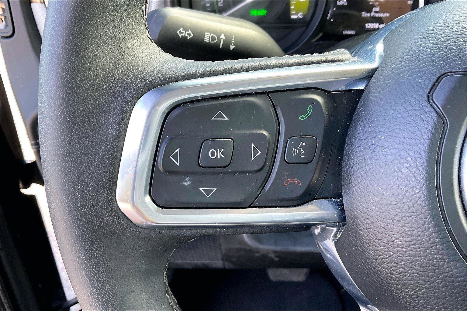 Used 2025 Jeep Wrangler Sahara AWD/4WD image 11