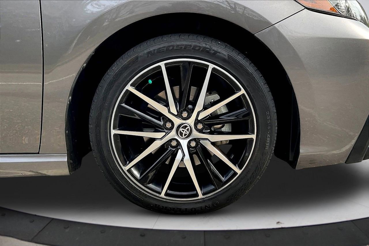 Used 2022 Toyota Camry SE FWD image 33