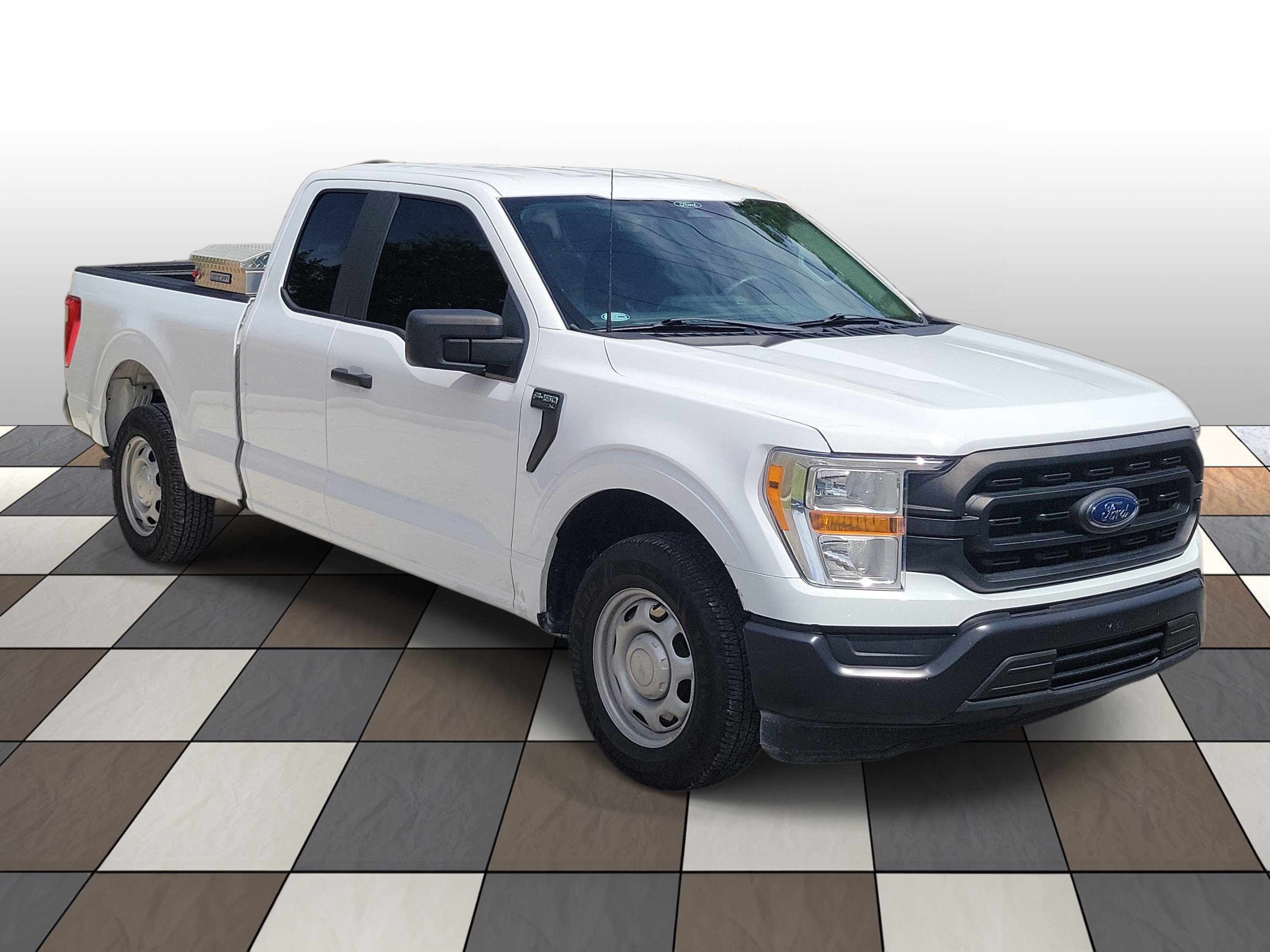 Used 2022 Ford F150 XL w/ Equipment Group 101A High RWD image 3