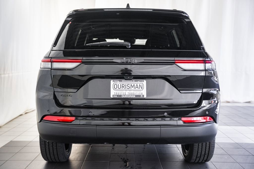 New 2025 Jeep Grand Cherokee Altitude image 5