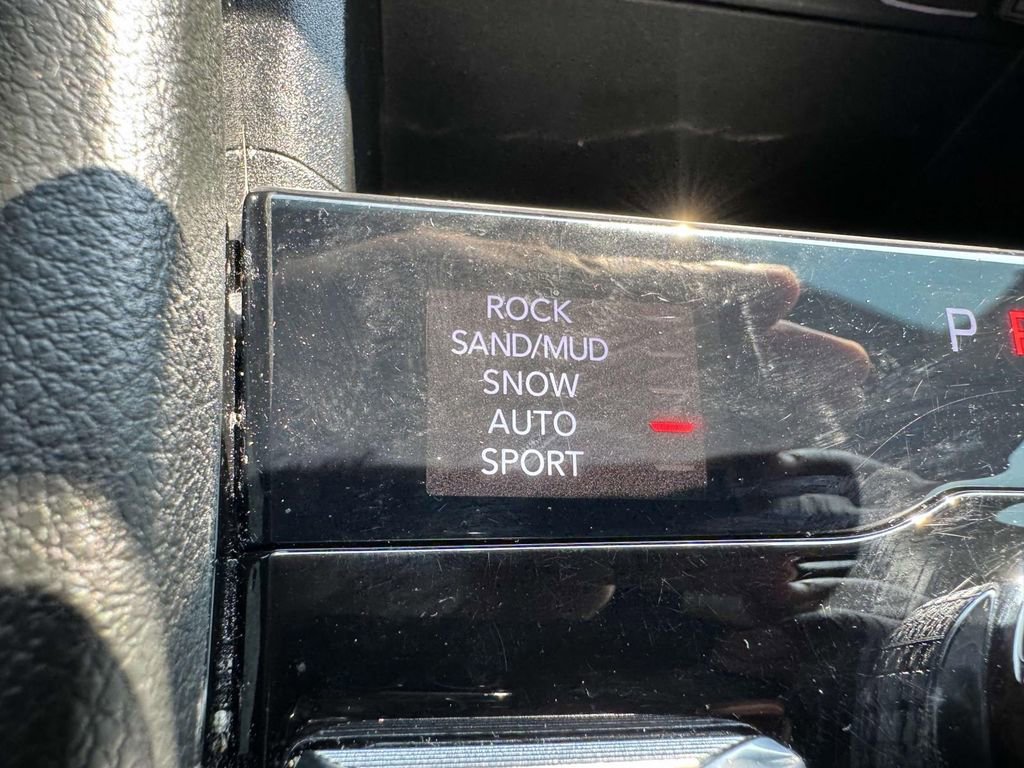 Used 2023 Jeep Grand Cherokee Trailhawk image 24