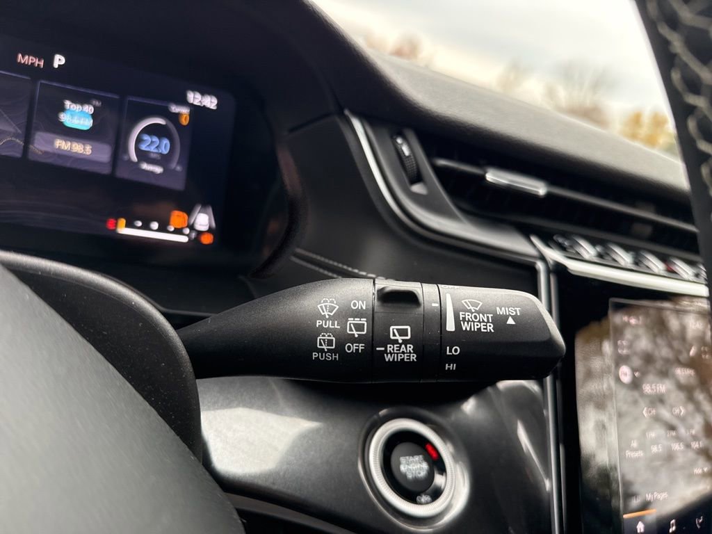 Certified 2023 Jeep Grand Cherokee Altitude image 9