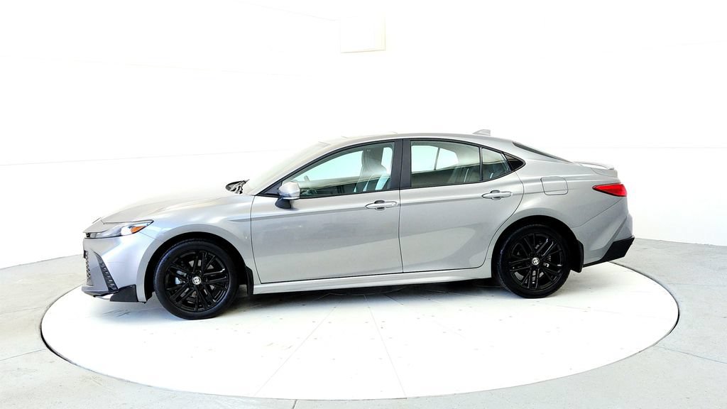 Used 2026 Toyota Camry SE w/ Convenience Package AWD/4WD image 3