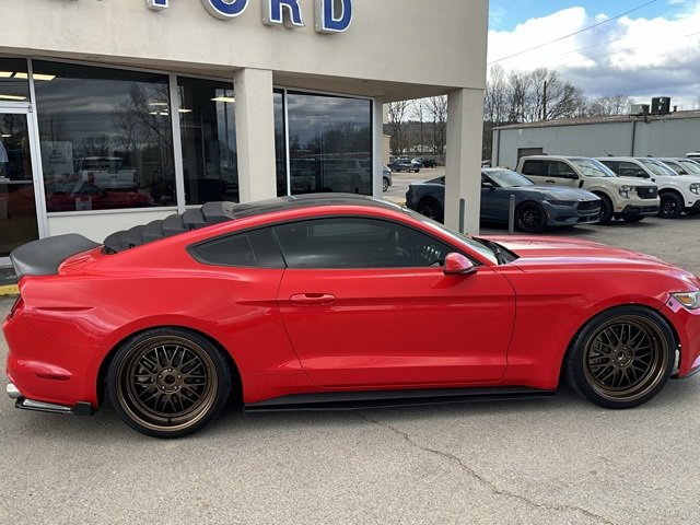 Used 2015 Ford Mustang Coupe image 7