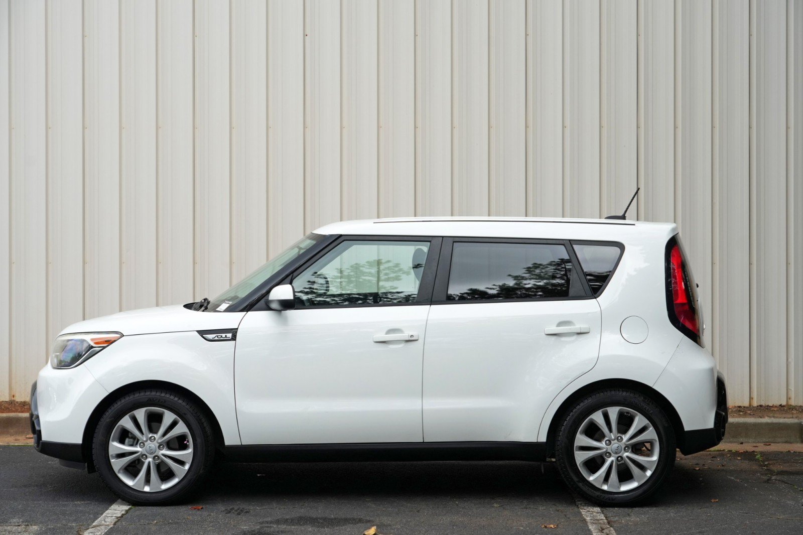 Used 2016 Kia Soul + FWD image 40