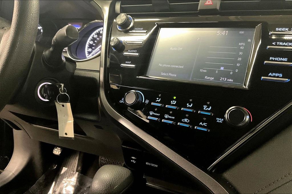 Used 2019 Toyota Camry LE image 15