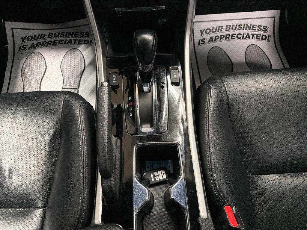 Used 2017 Honda Accord Touring image 17