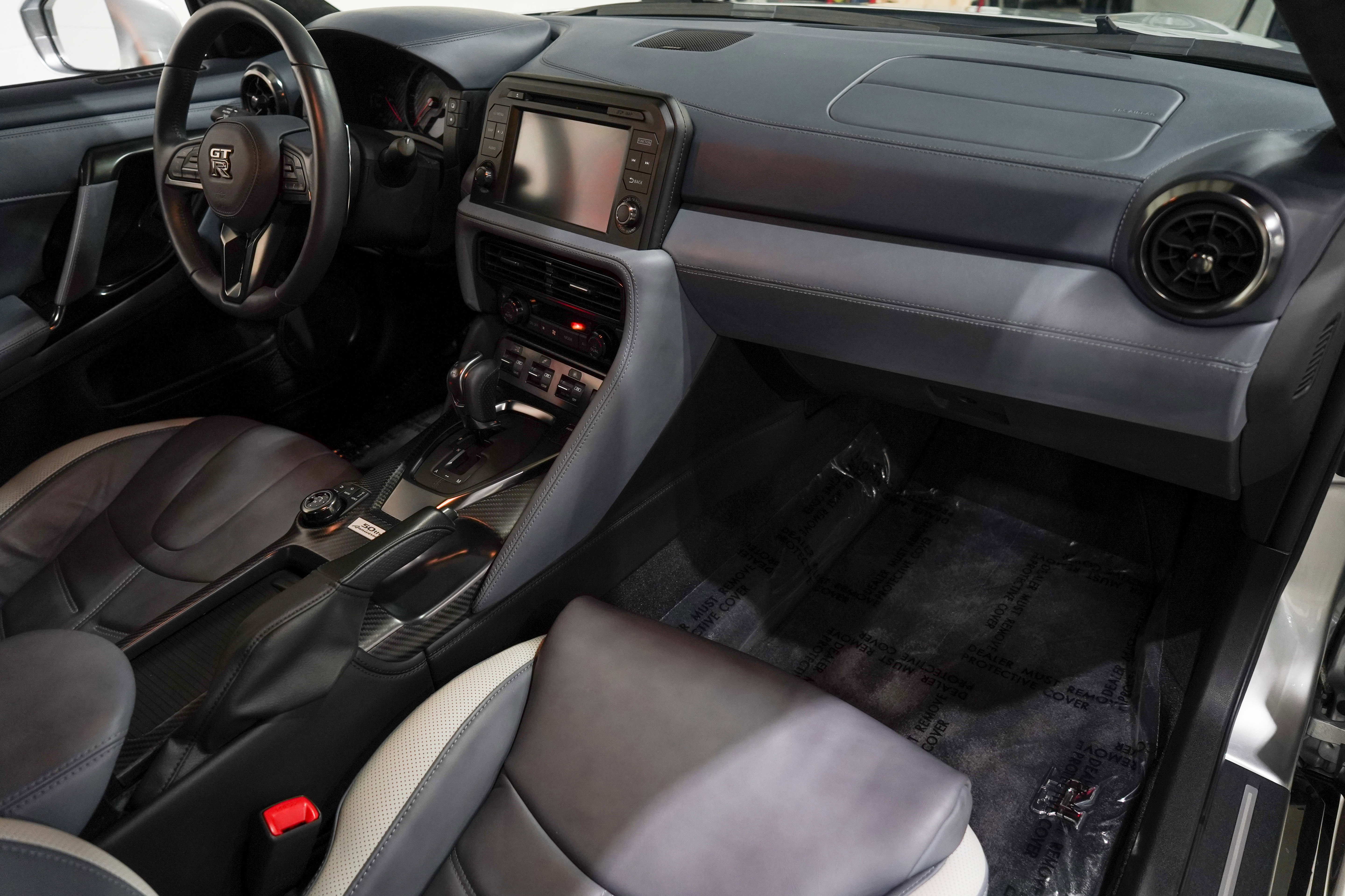 Used 2020 Nissan GT-R Premium AWD/4WD image 16