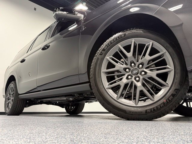 New 2027 Ford Expedition Max Platinum w/ Stealth Appearance Package AWD/4WD image 2