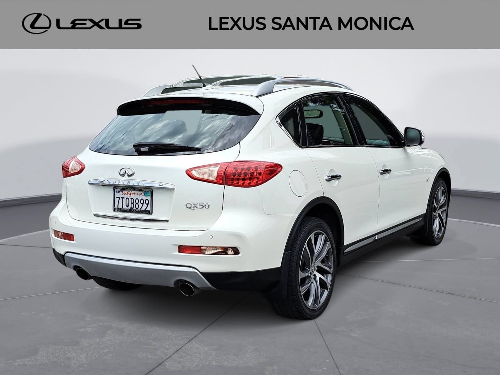 Used 2016 INFINITI QX50 2WD w/ Deluxe Touring Package image 5