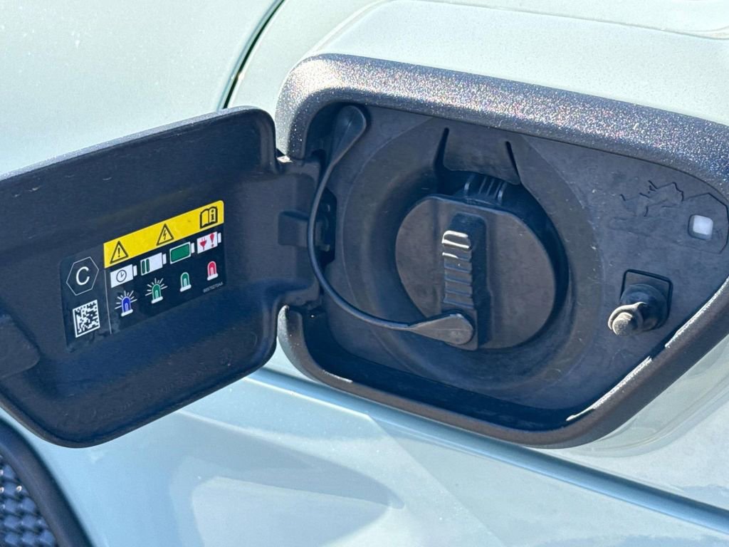 Used 2024 Jeep Wrangler Unlimited Sahara image 9