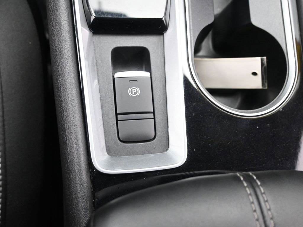 Used 2024 Nissan Altima 2.5 SV image 36