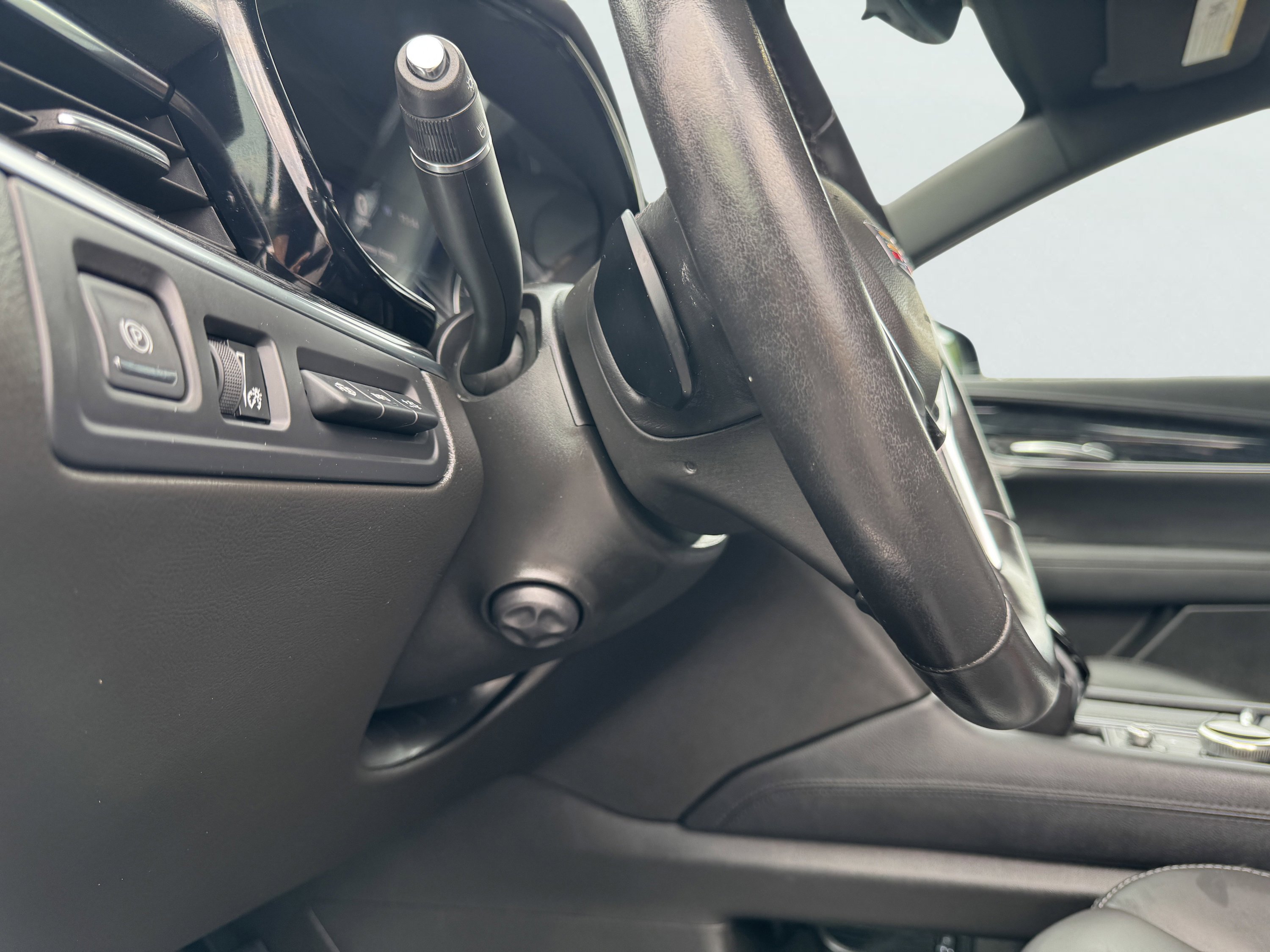 Used 2022 Cadillac XT5 Premium Luxury w/ Technology Package image 19