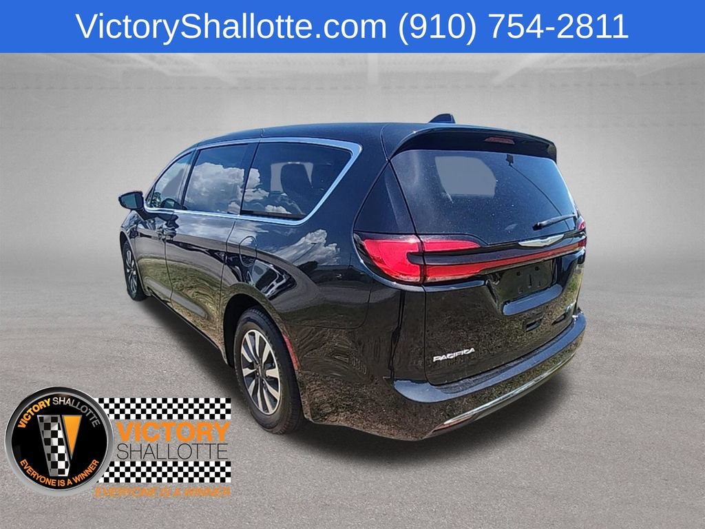 Certified 2024 Chrysler Pacifica Limited FWD image 28