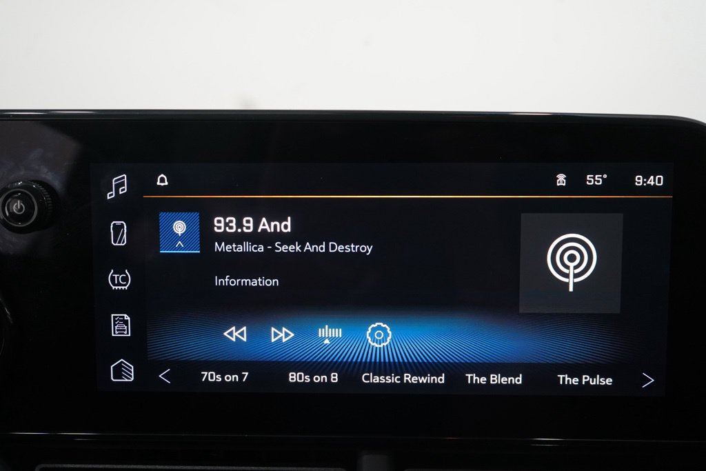 Used 2025 Chevrolet Trax LT FWD image 24