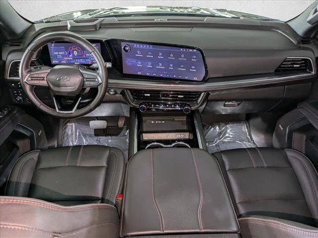 Used 2025 Chevrolet Suburban RST w/ Comfort Package AWD/4WD image 17