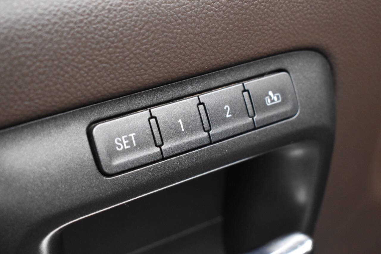 Used 2015 GMC Sierra 3500 Denali w/ Duramax Plus Package image 33