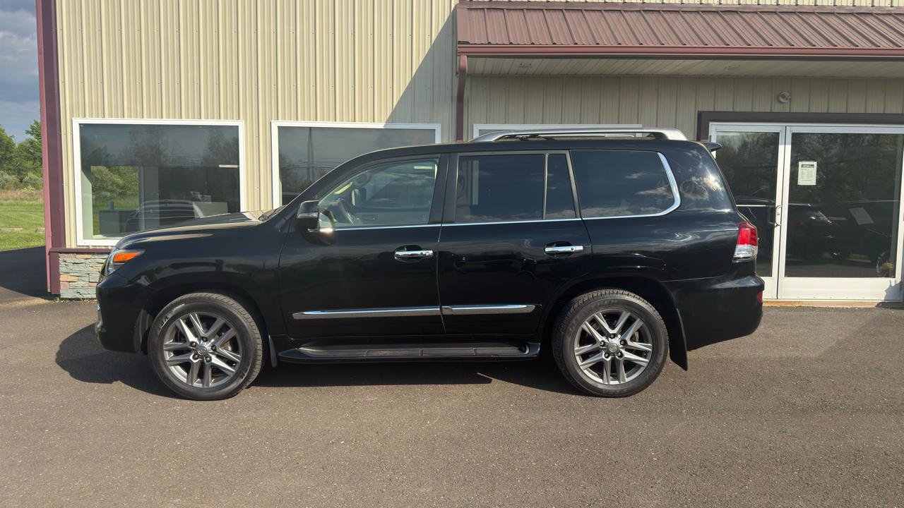Used 2013 Lexus LX 570 4WD image 36