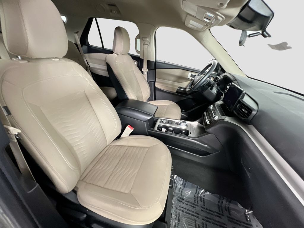 Used 2020 Ford Explorer XLT w/ Cold Weather Package AWD/4WD image 27