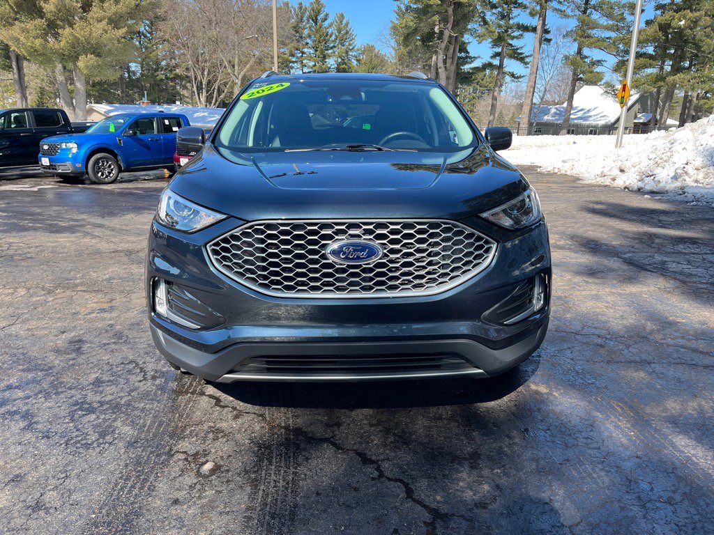 Used 2024 Ford Edge SEL w/ Convenience Package image 2