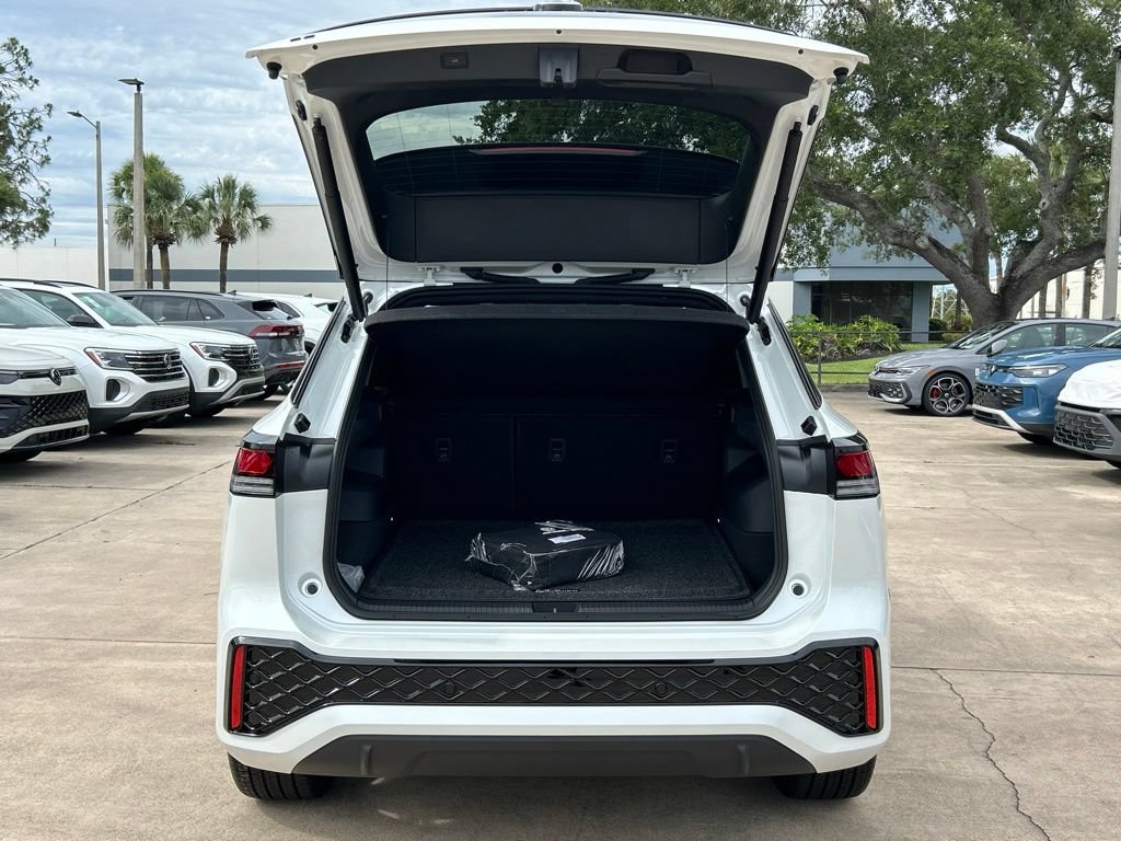 New 2026 Volkswagen Tiguan SE R-Line FWD image 51