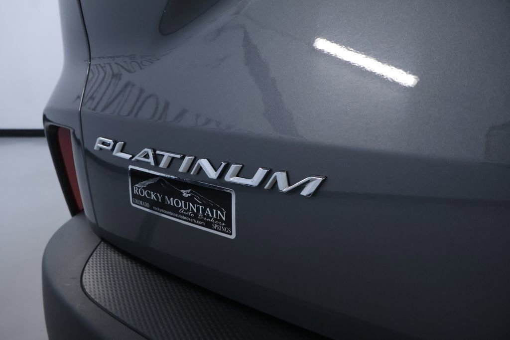 Used 2024 Ford Escape Platinum image 10