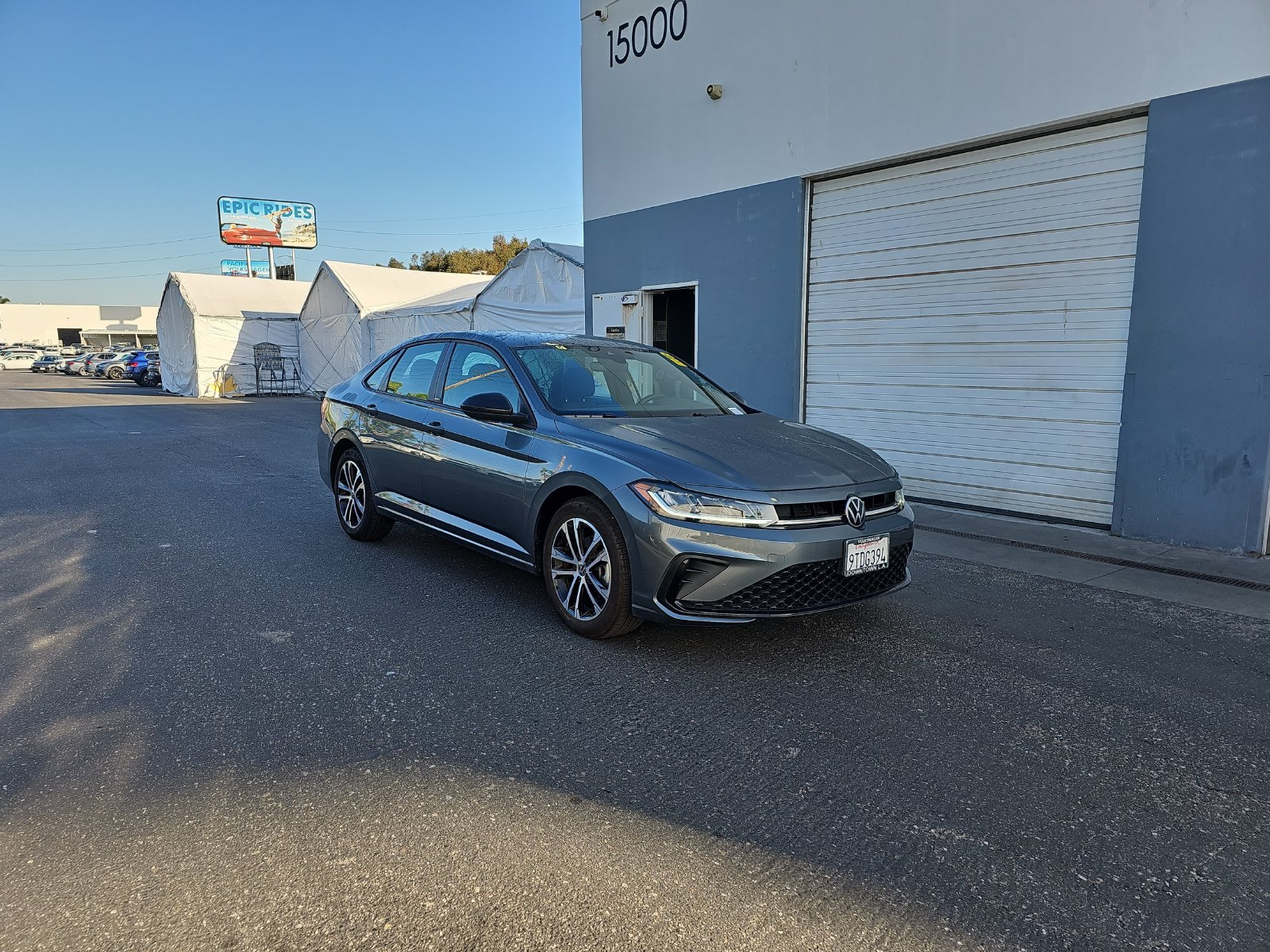 Used 2025 Volkswagen Jetta Sport FWD image 3