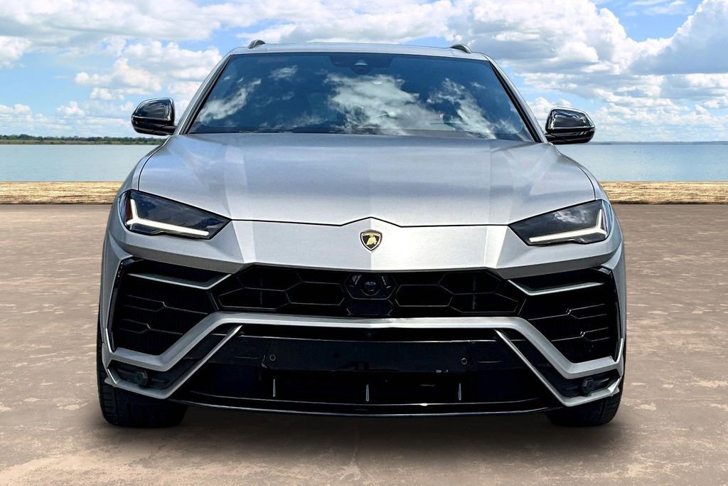 Used 2021 Lamborghini Urus AWD/4WD image 2