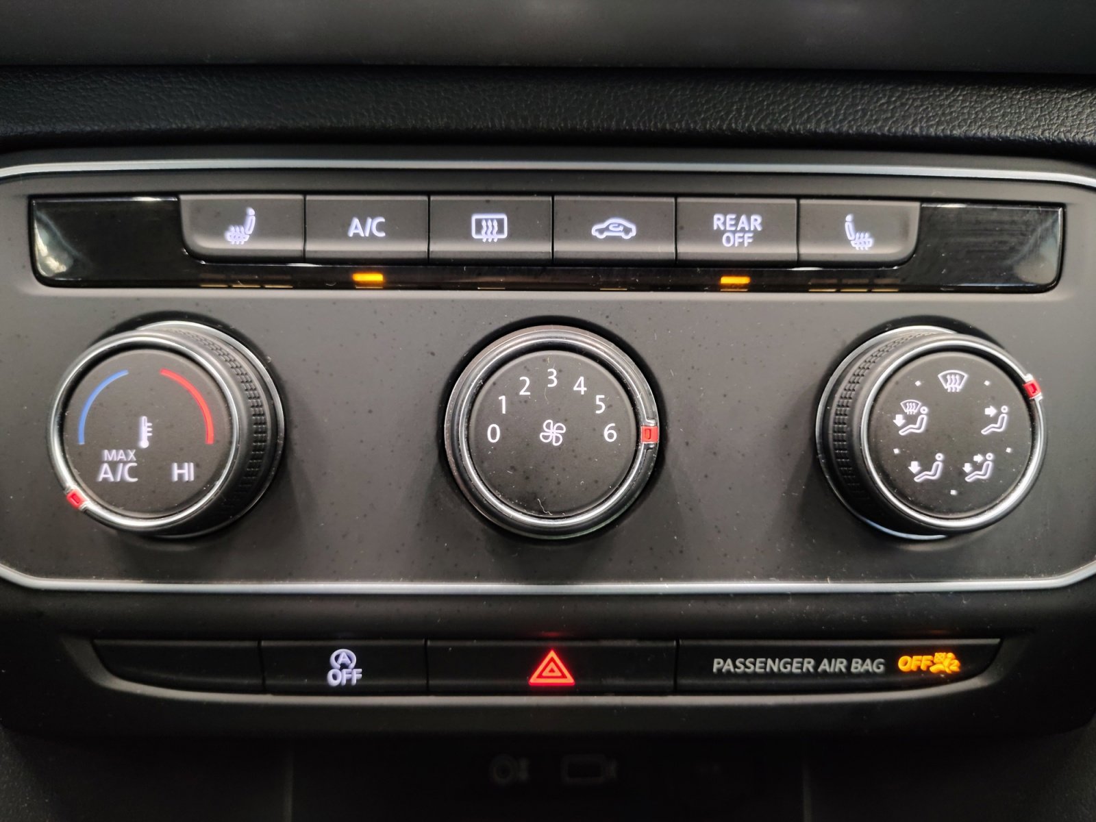 Used 2018 Volkswagen Atlas SE AWD/4WD image 19