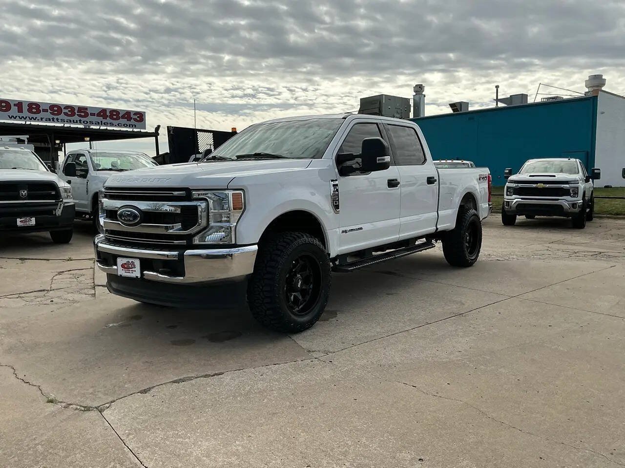 Used 2022 Ford F250 XLT w/ FX4 Off-Road Package AWD/4WD image 3