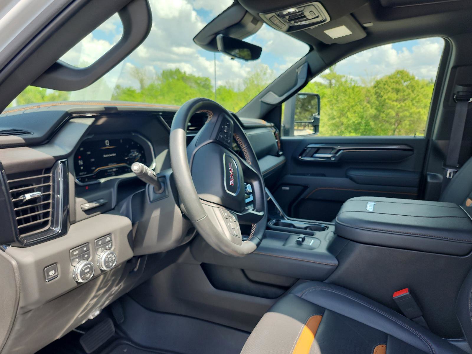 Certified 2025 GMC Sierra 2500 AT4 w/ AT4 Premium Plus Package image 18