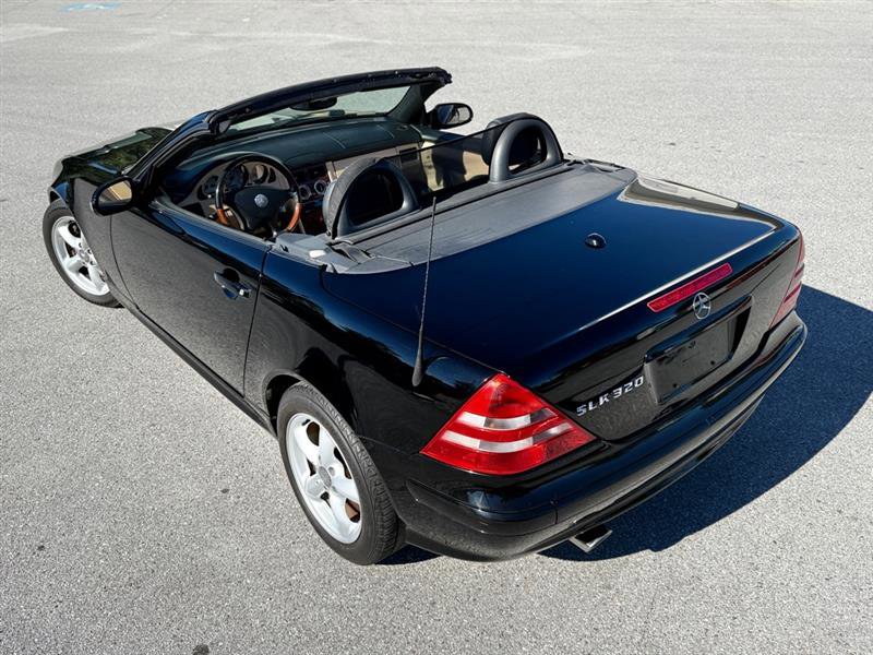 Used 2003 Mercedes-Benz SLK 320 image 4